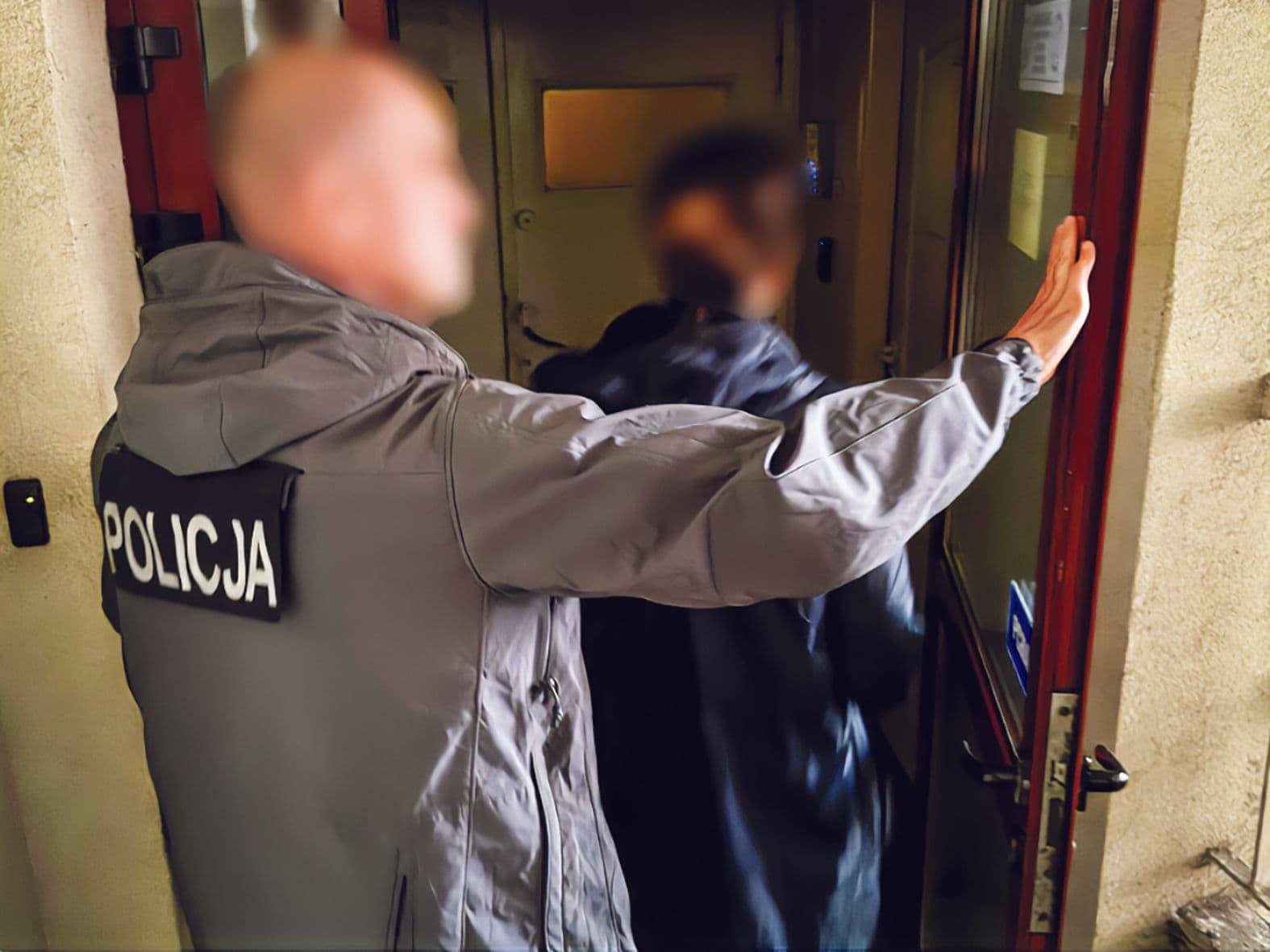 Trójka zatrzymanych w aferze dotacyjnej – zarzuty za wyłudzenia 