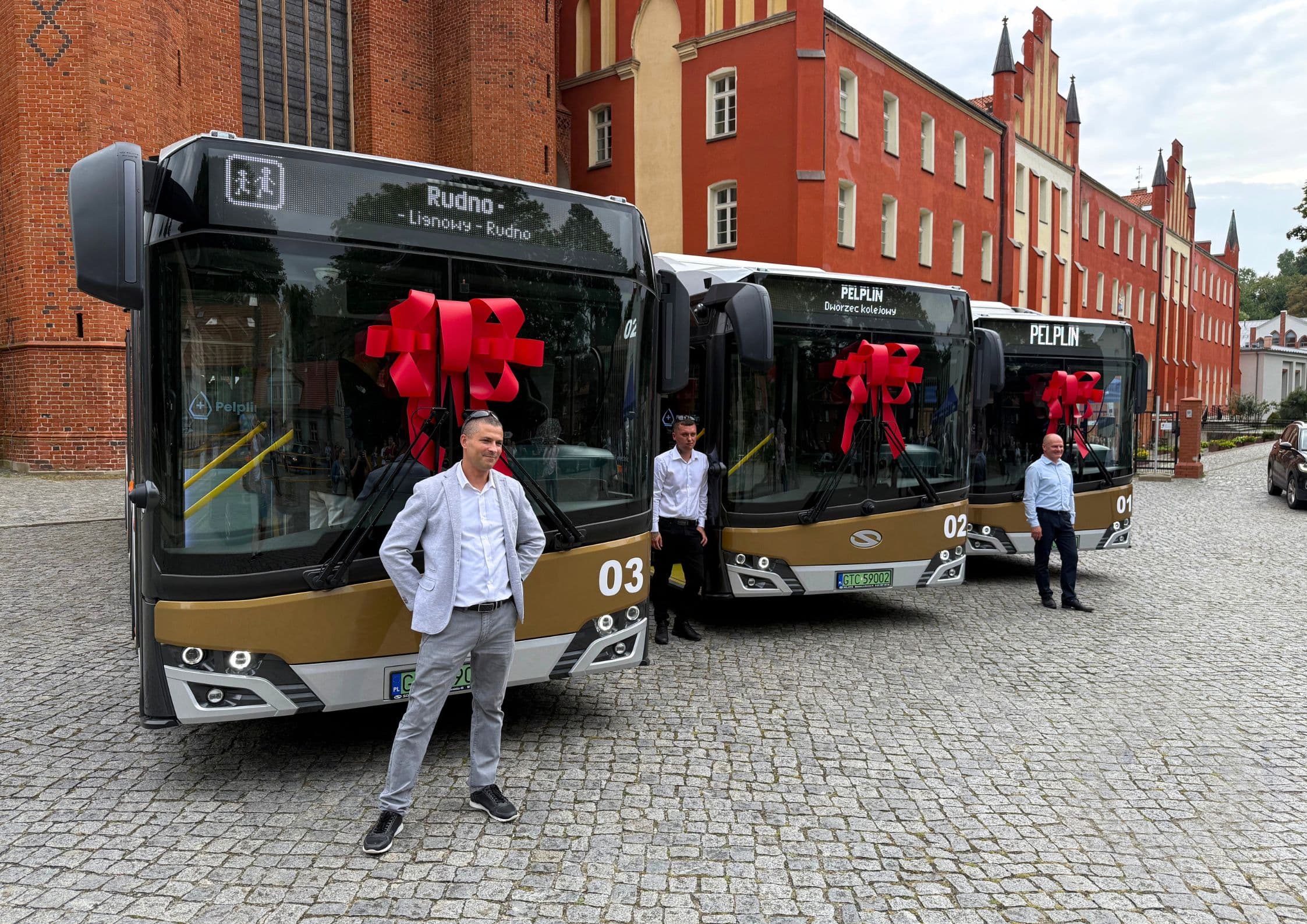 Stawiają na ekologię – inauguracja gminnych autobusów elektrycznych