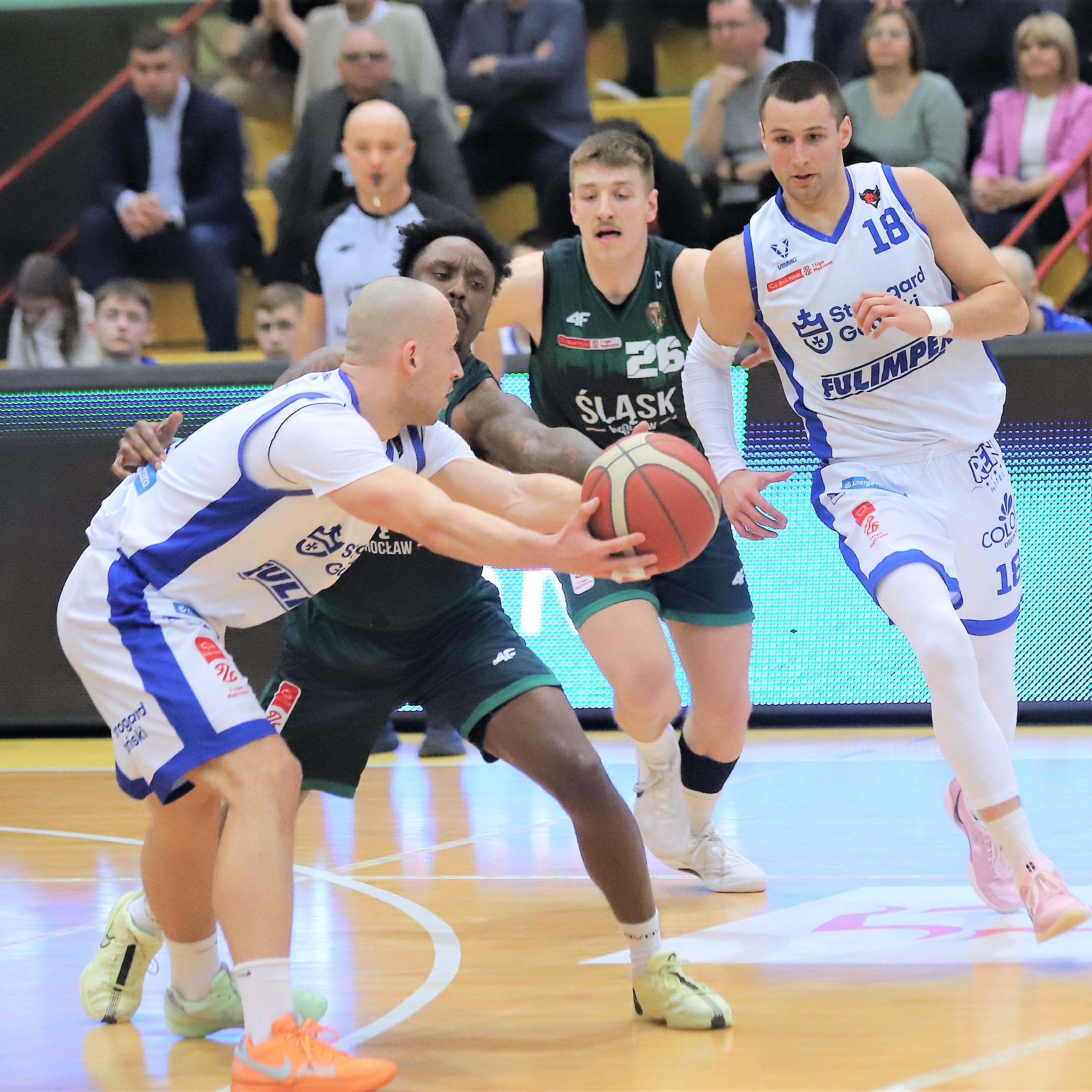 W pełnych składach całą parą