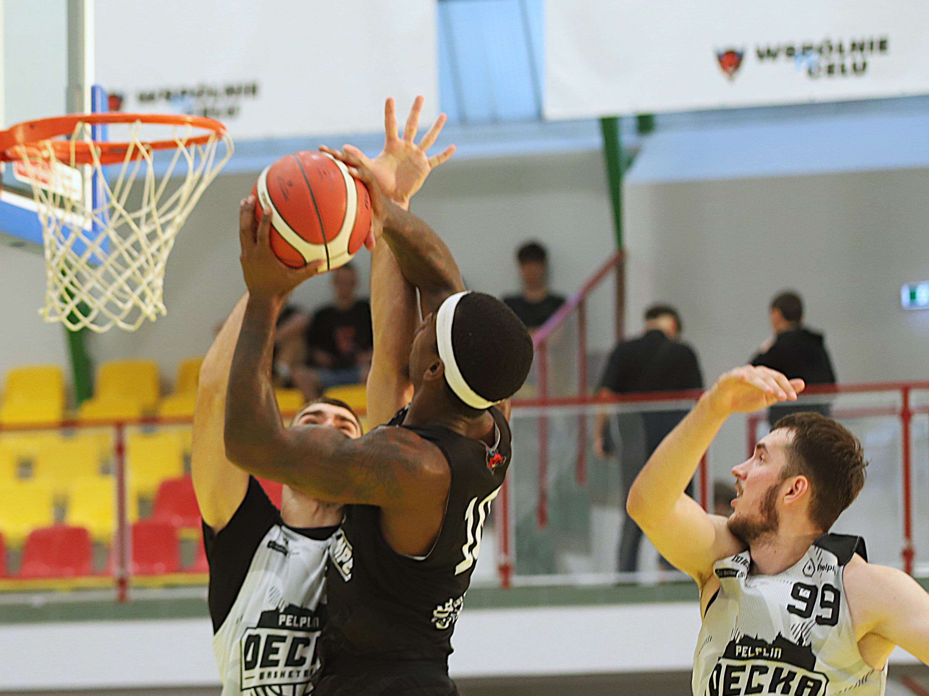 Zwycięska inauguracja