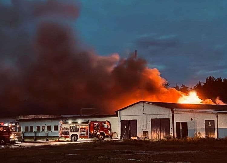 ‼️PILNE‼️ Płonie tartak w Osiecznej. W Urzędzie zwołano sztab kryzysowy