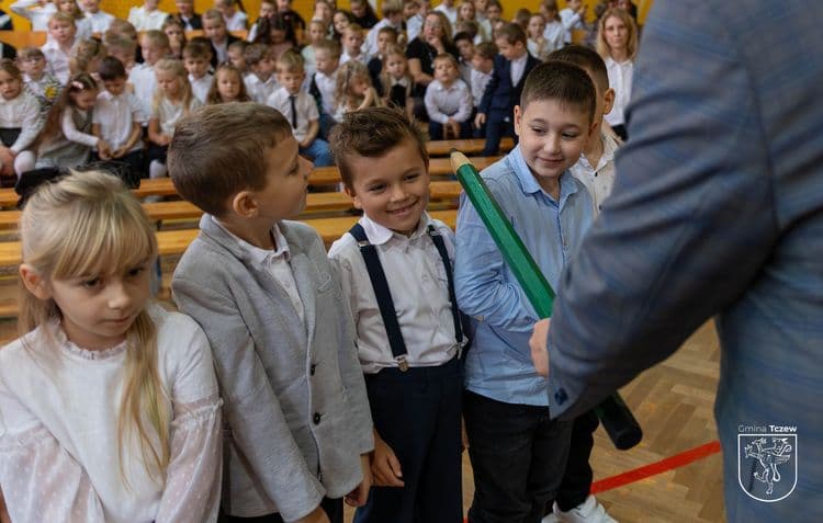 Pasowanie pierwszoklasistów w szkołach 