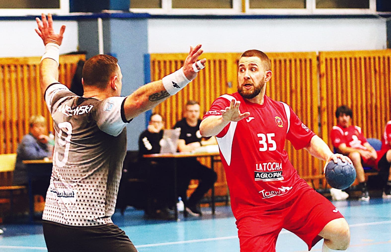 Ponownie o szczebel wyżej